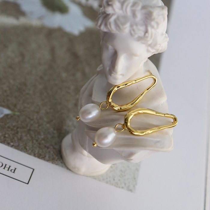 AVELINE PEARL EARRINGS