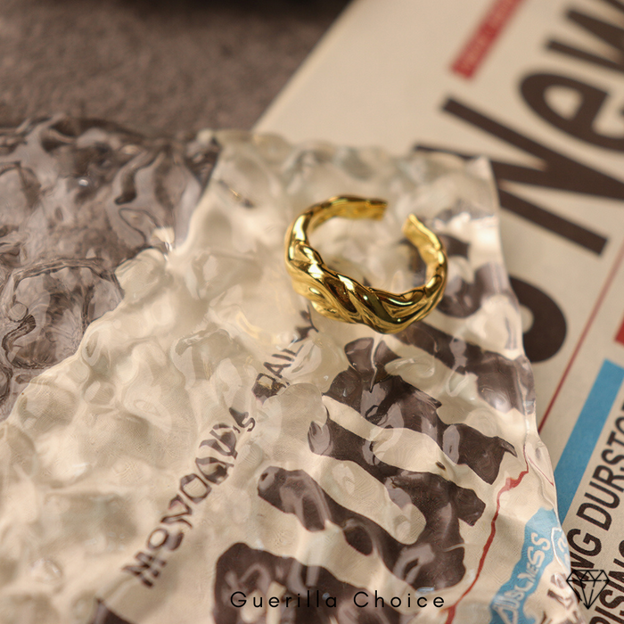 ELISE CHARM GOLD RING