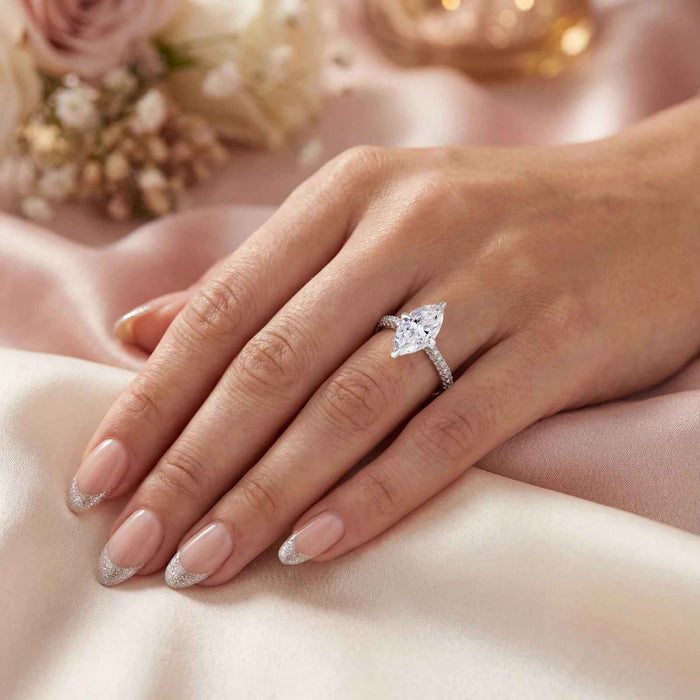 Étoile Marquise VVS Engagement Ring Gold
