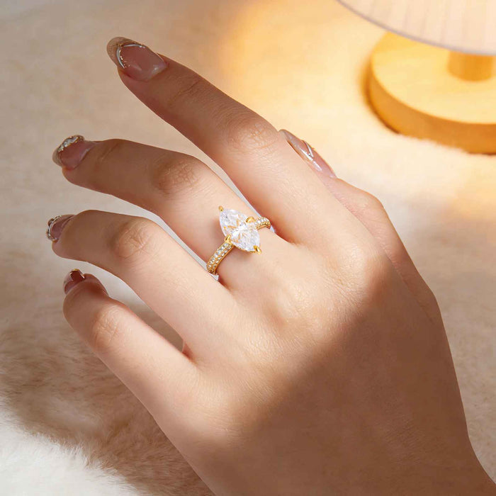 Étoile Marquise VVS Engagement Ring Gold