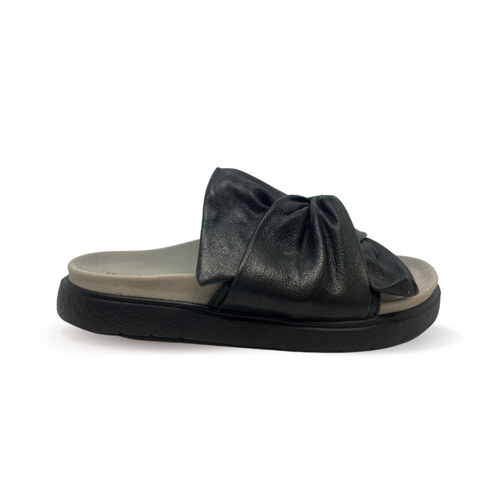 36 / BLACK NAPPA