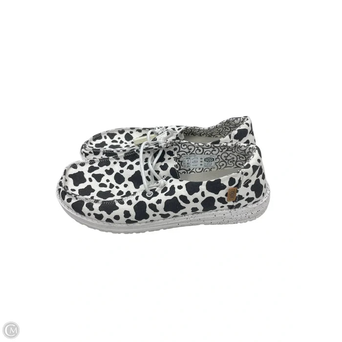 Shoes Flats By Hey Dude In Animal Print, Size: 9